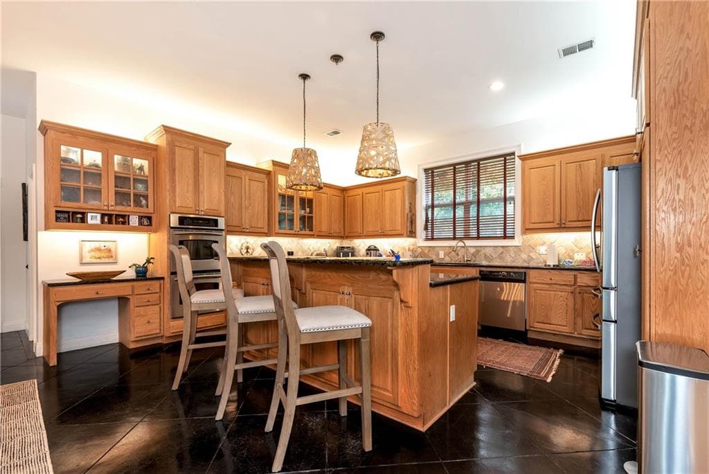 3 bedroom, 3 bathroom, 3,237 sq ft single family residence for sale at 6319 Lakeview Drive, Buford, GA 30518 — photo 5