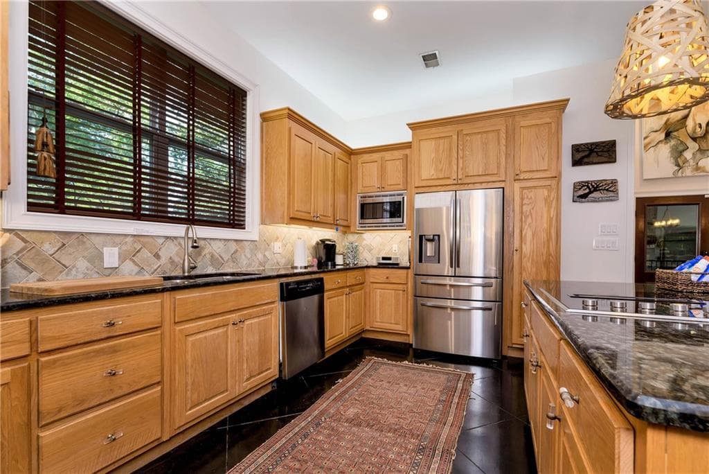 3 bedroom, 3 bathroom, 3,237 sq ft single family residence for sale at 6319 Lakeview Drive, Buford, GA 30518 — photo 8