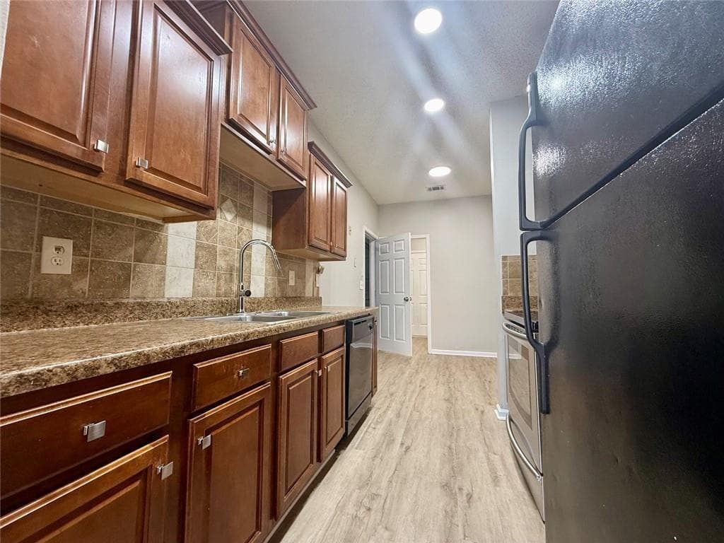 3 bedroom, 3 bathroom, 1,460 sq ft townhouse for rent at 2154 Olmadison View, Atlanta, GA 30349 for $1,895 a month — photo 5