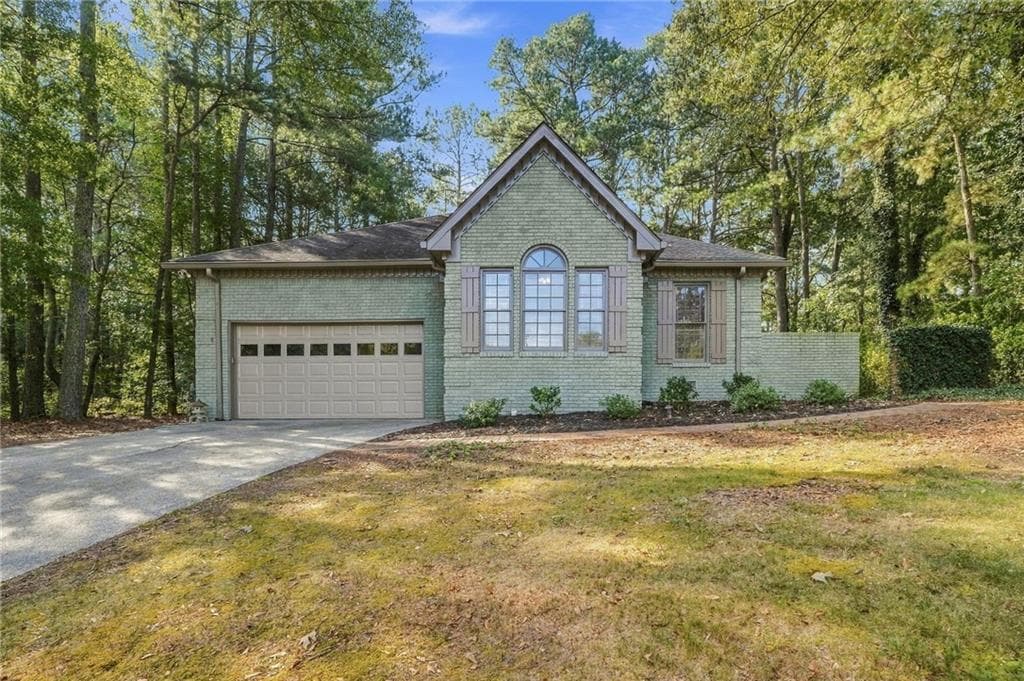 3 bedroom, 2 bathroom, 1,806 sq ft home for sale at 2806 Brookwest Drive, Marietta, GA
