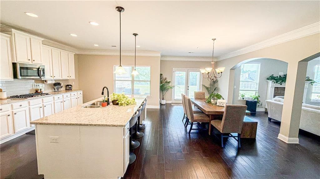 5 bedroom, 4 bathroom, 3,649 sq ft single family residence for sale at 205 Vandalay Way, Locust Grove, GA 30248 — photo 4