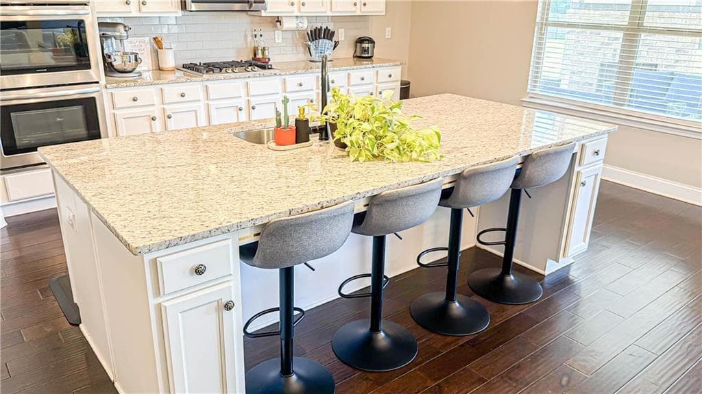 5 bedroom, 4 bathroom, 3,649 sq ft single family residence for sale at 205 Vandalay Way, Locust Grove, GA 30248 — photo 7
