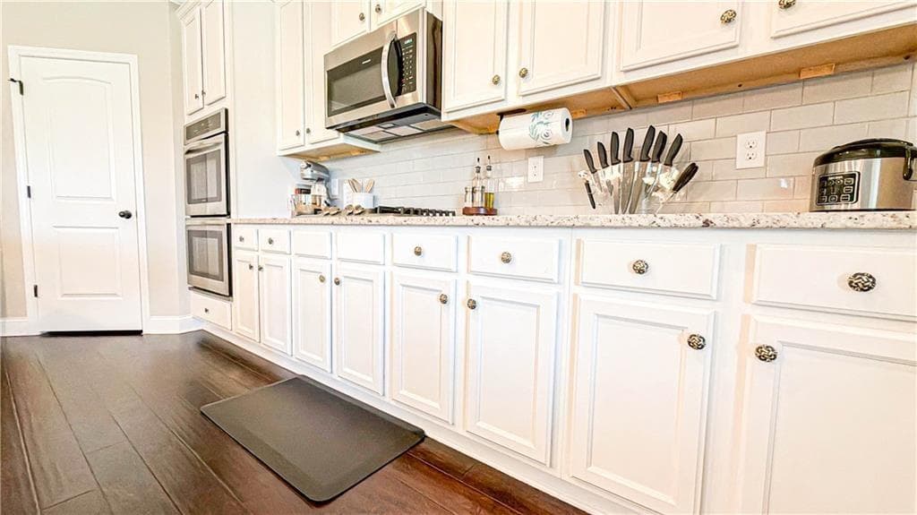 5 bedroom, 4 bathroom, 3,649 sq ft single family residence for sale at 205 Vandalay Way, Locust Grove, GA 30248 — photo 9