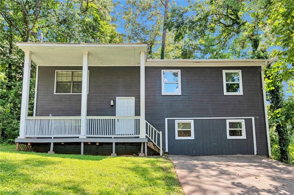 6 bedroom, 3 bathroom, 2,734 sq ft home for sale at 5322 Scarbrough Round, Stone Mountain, GA