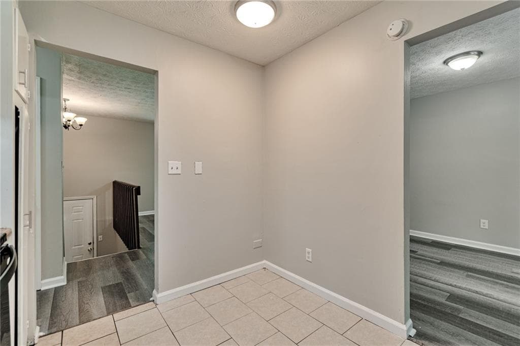 6 bedroom, 3 bathroom, 2,734 sq ft single family residence for sale at 5322 Scarbrough Round, Stone Mountain, GA 30088 — photo 9