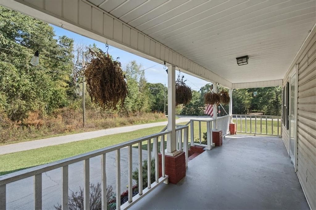 2 bedroom, 1 bathroom, 1,008 sq ft single family residence for sale at 15 Roper Road, Aragon, GA 30104 — photo 2