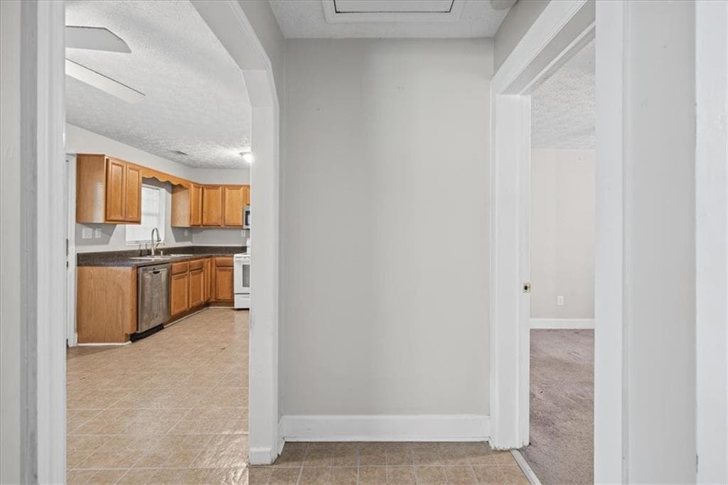 2 bedroom, 1 bathroom, 1,008 sq ft single family residence for sale at 15 Roper Road, Aragon, GA 30104 — photo 8