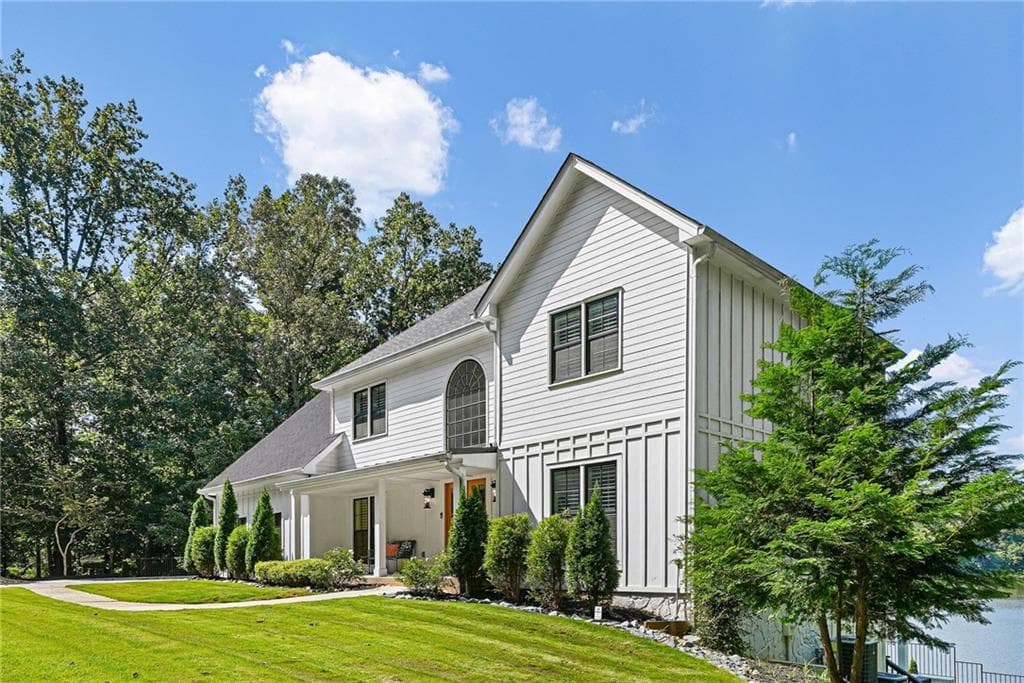 5 bedroom, 5 bathroom, 4,158 sq ft single family residence for sale at 200 Old Mill Court, Fayetteville, GA 30214 — photo 2