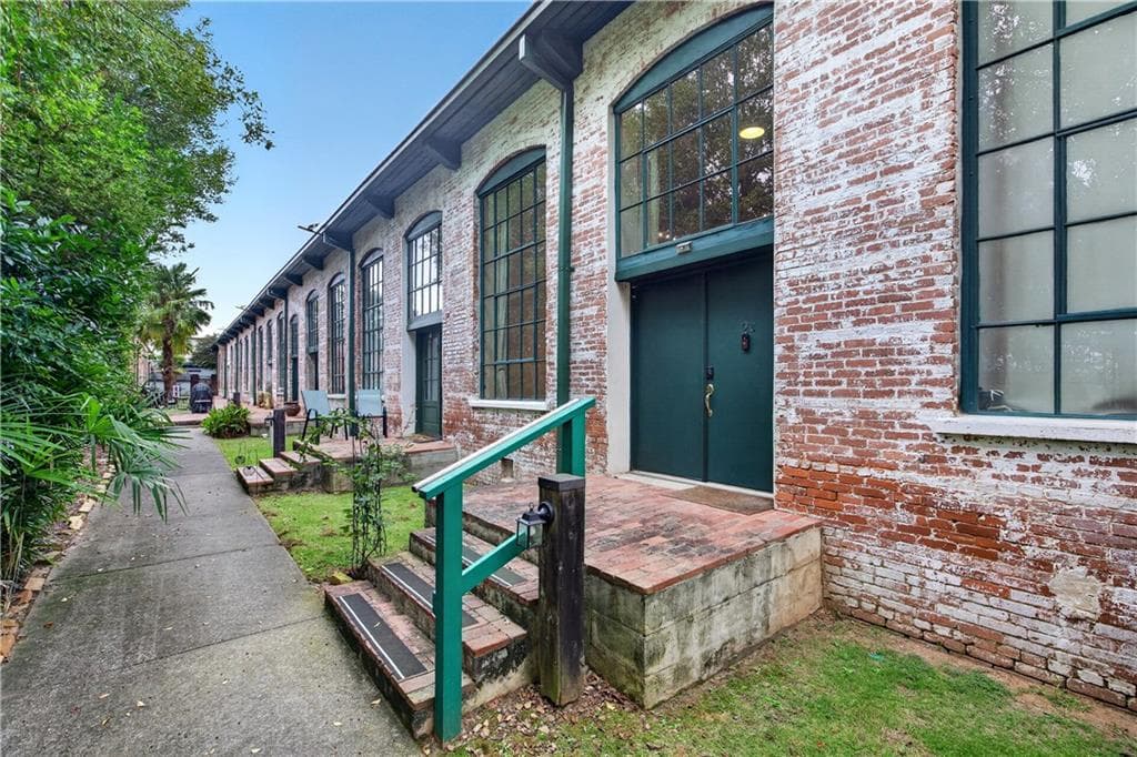 2 bedroom, 2 bathroom, 1,086 sq ft home for sale at 10 James Street 2C, Hampton, GA