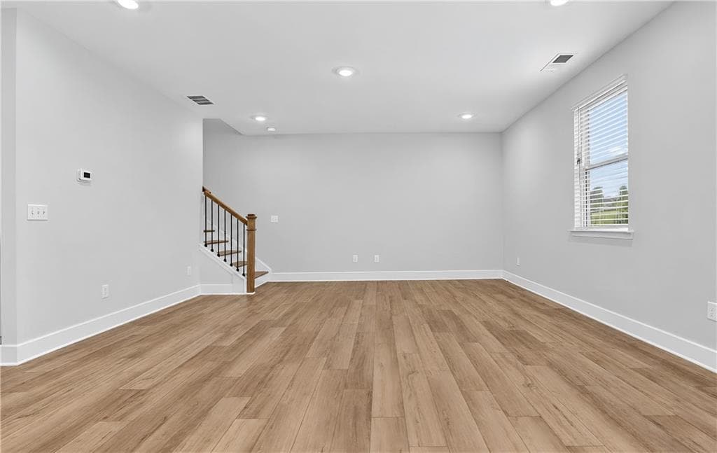 4 bedroom, 4 bathroom, 2,522 sq ft single family residence for sale at 605 Mabry Creek Lane, Jackson, GA 30233 — photo 9