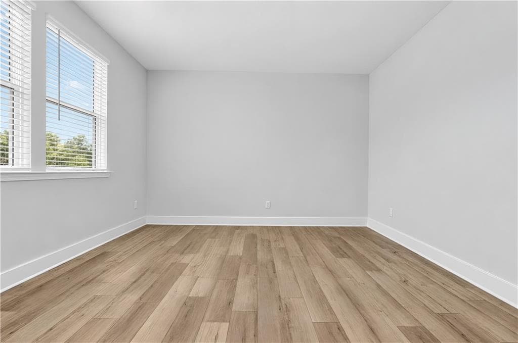 4 bedroom, 4 bathroom, 2,522 sq ft single family residence for sale at 605 Mabry Creek Lane, Jackson, GA 30233 — photo 10