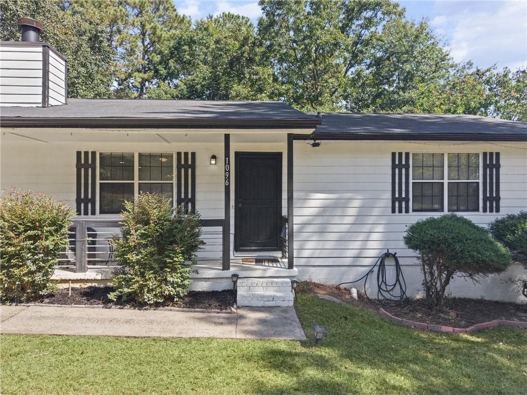 4 bedroom, 2 bathroom, 1,176 sq ft single family residence for sale at 1096 Greendale Lane, Jonesboro, GA 30238 — photo 6