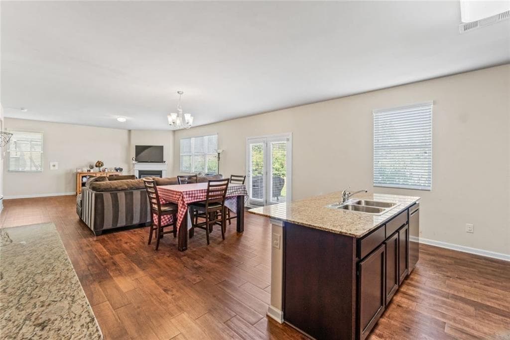 4 bedroom, 3 bathroom, 2,934 sq ft single family residence for sale at 3111 Boxwood Crossing, Gainesville, GA 30507 — photo 4