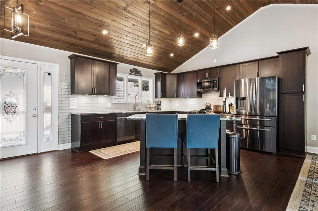 4 bedroom, 3 bathroom, 3,604 sq ft single family residence for sale at 3452 Point View Circle, Gainesville, GA 30506 — photo 6
