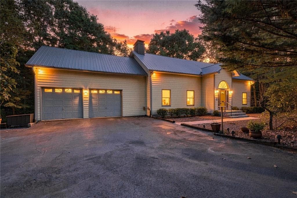 4 bedroom, 4 bathroom, 3,567 sq ft single family residence for sale at 718 Ben Higgins Road, Dahlonega, GA 30533 — photo 2