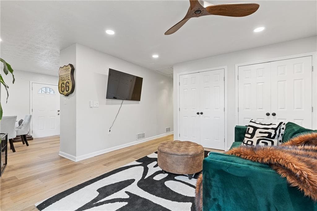 4 bedroom, 2 bathroom, 1,323 sq ft single family residence for sale at 1723 S Alvarado Terrace, Atlanta, GA 30311 — photo 3