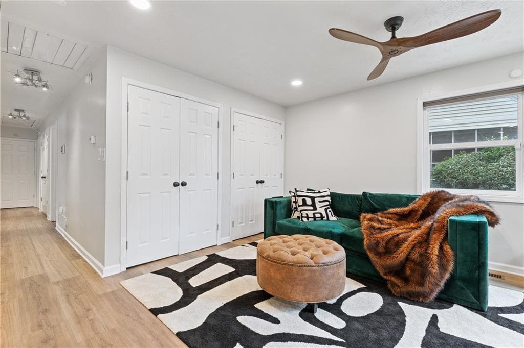 4 bedroom, 2 bathroom, 1,323 sq ft single family residence for sale at 1723 S Alvarado Terrace, Atlanta, GA 30311 — photo 4
