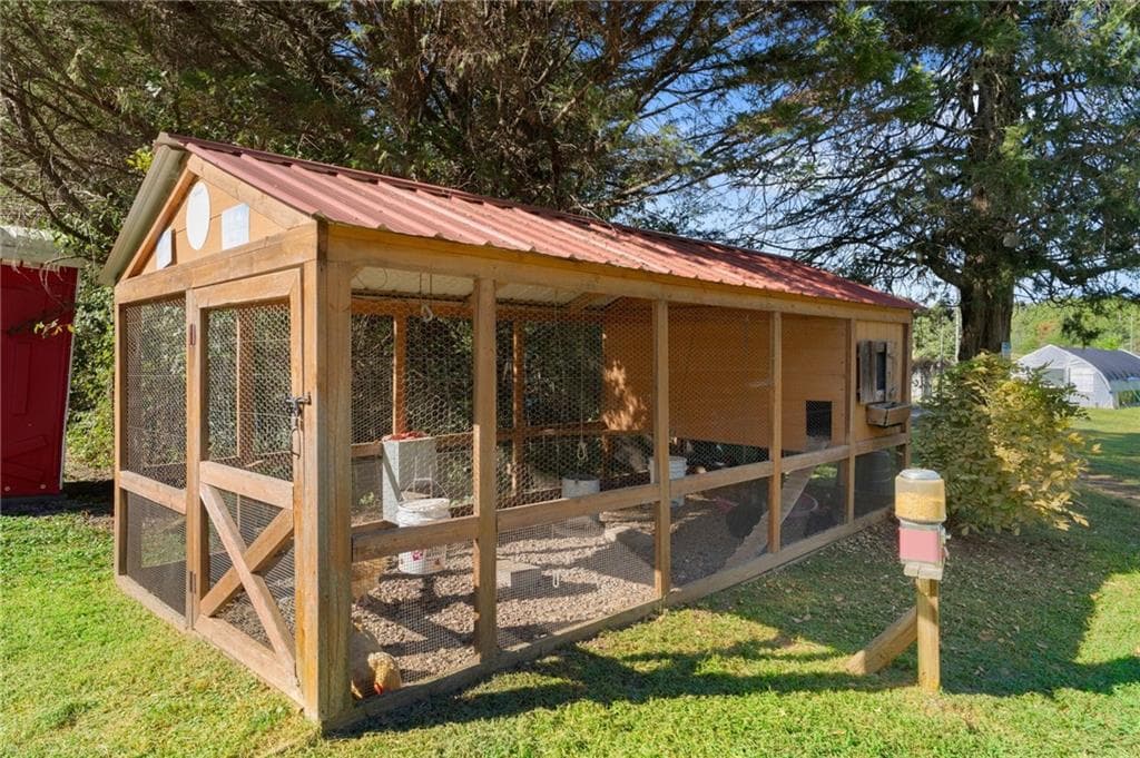 4 bedroom, 3 bathroom, 1,976 sq ft single family residence for sale at 2882 Red Oak Flats Road, Dahlonega, GA 30533 — photo 6