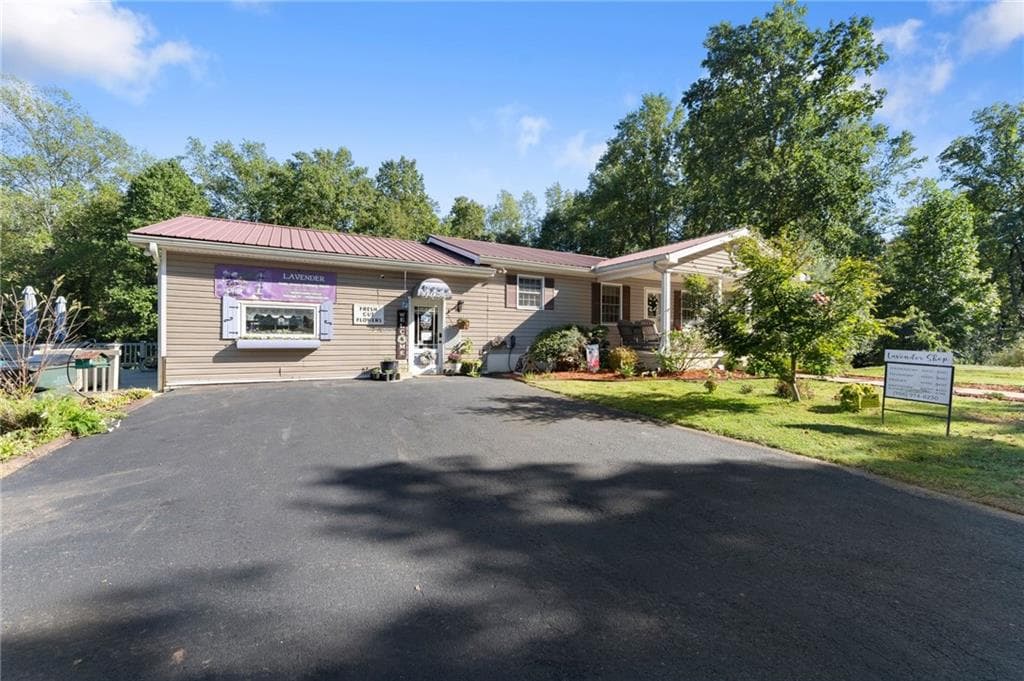 4 bedroom, 3 bathroom, 1,976 sq ft single family residence for sale at 2882 Red Oak Flats Road, Dahlonega, GA 30533 — photo 8