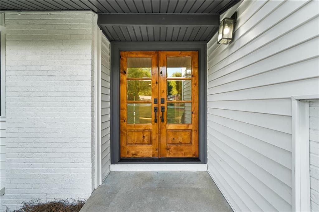 3 bedroom, 3 bathroom, 2,558 sq ft single family residence for sale at 6628 Cherry Tree Lane, Sandy Springs, GA 30328 — photo 3