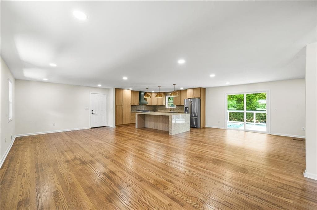 3 bedroom, 3 bathroom, 2,558 sq ft single family residence for sale at 6628 Cherry Tree Lane, Sandy Springs, GA 30328 — photo 6