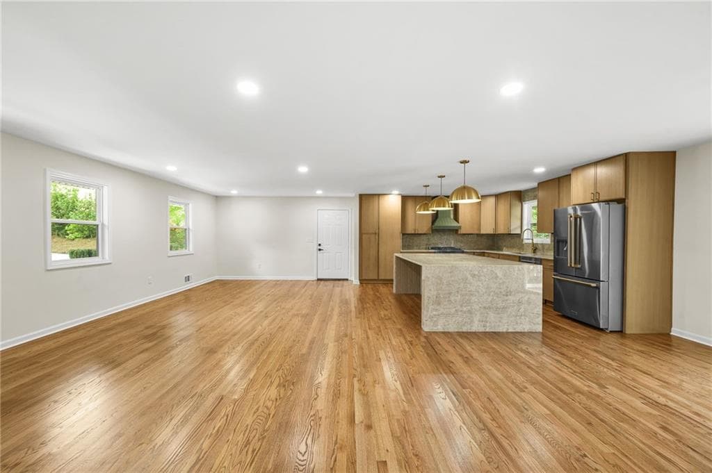 3 bedroom, 3 bathroom, 2,558 sq ft single family residence for sale at 6628 Cherry Tree Lane, Sandy Springs, GA 30328 — photo 7