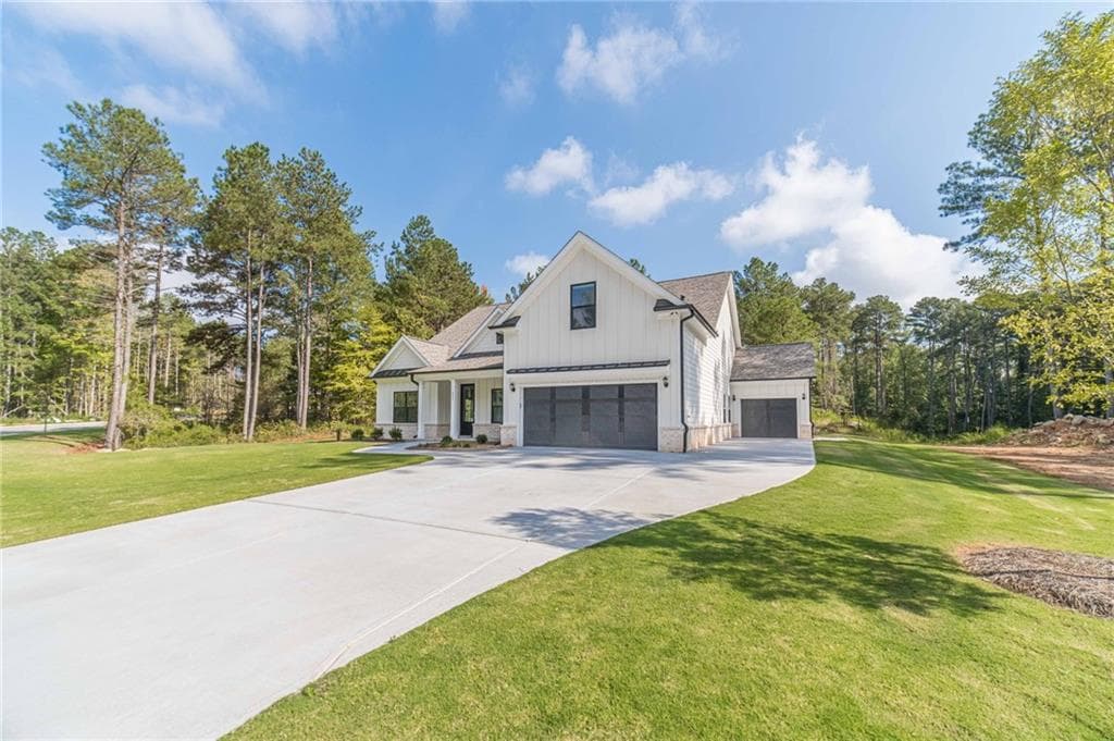 4 bedroom, 4 bathroom, 2,784 sq ft single family residence for sale at 857 Bessie Court, Loganville, GA 30052 — photo 3