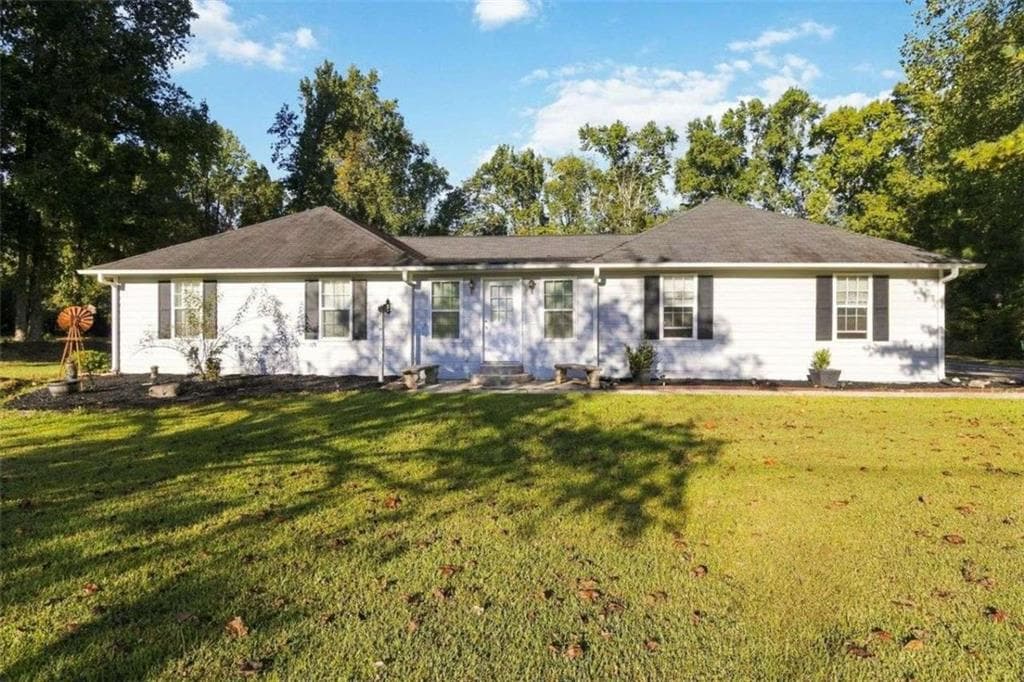 3 bedroom, 2 bathroom, 2,622 sq ft single family residence for sale at 25 Jim Alexander Road, Mcdonough, GA 30253