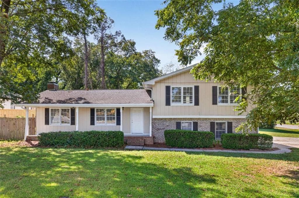 3 bedroom, 2 bathroom, 1,438 sq ft home for sale at 1021 GRAYSON Highway, Lawrenceville, GA