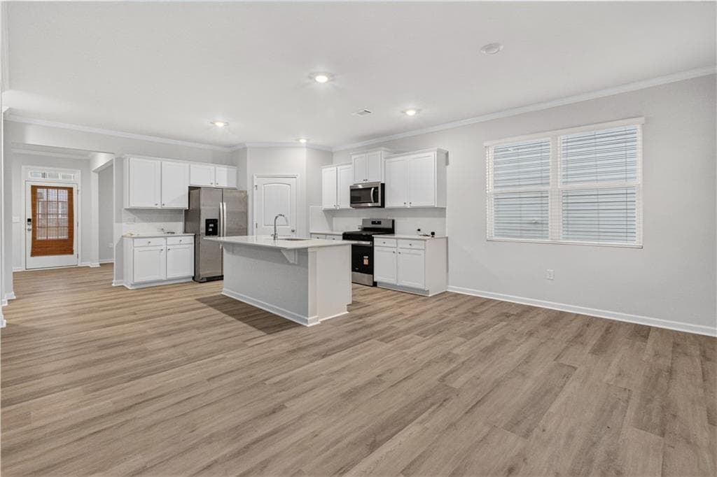 5 bedroom, 3 bathroom, 2,758 sq ft single family residence for rent at 129 King Village, Braselton, GA 30517 for $2,150 a month — photo 2