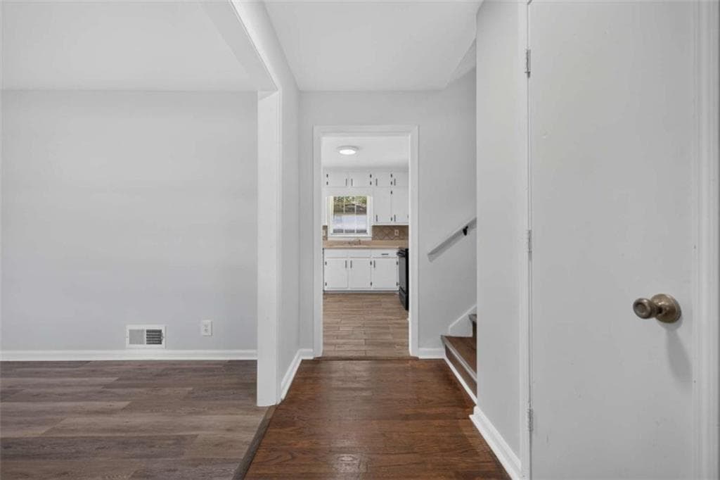 3 bedroom, 2 bathroom, 1,438 sq ft single family residence for sale at 1021 GRAYSON Highway, Lawrenceville, GA 30046 — photo 8