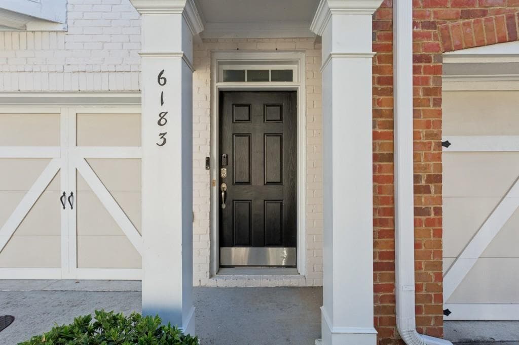 3 bedroom, 4 bathroom, 2,538 sq ft townhouse for sale at 6183 Indian Wood Circle, Mableton, GA 30126 — photo 2