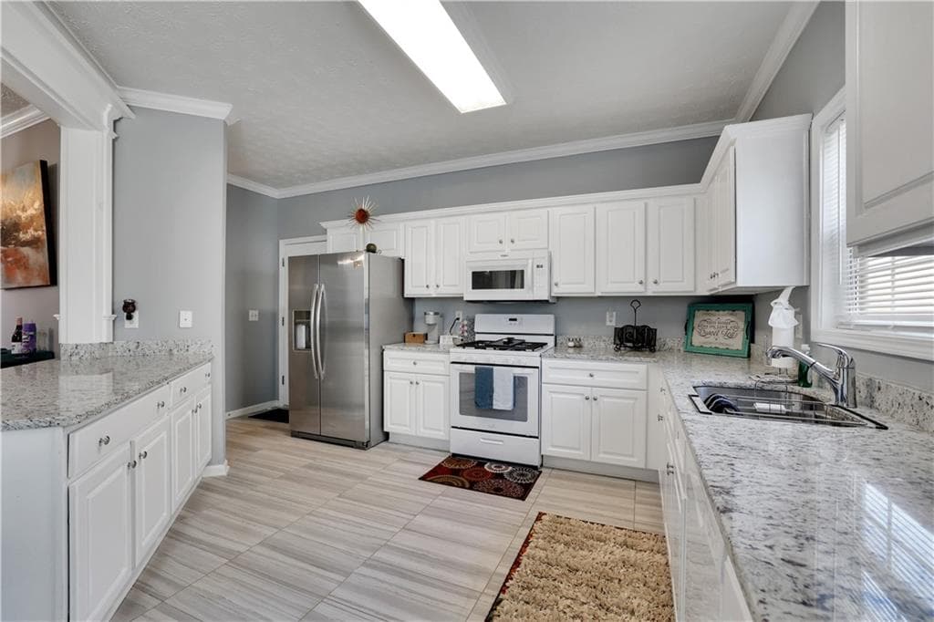 4 bedroom, 3 bathroom, 2,628 sq ft single family residence for rent at 1240 Everwood Drive, Marietta, GA 30008 for $2,695 a month — photo 6