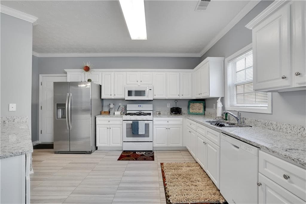4 bedroom, 3 bathroom, 2,628 sq ft single family residence for rent at 1240 Everwood Drive, Marietta, GA 30008 for $2,695 a month — photo 7