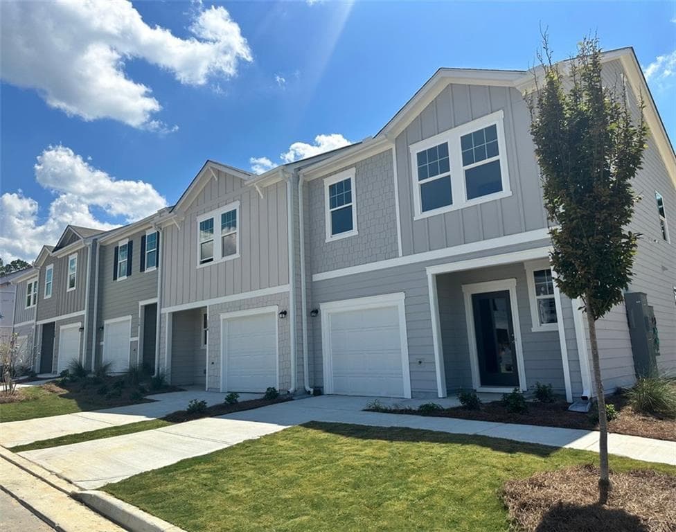 3 bedroom, 3 bathroom, 1,421 sq ft townhouse for sale at 600 Trant Drive, Villa Rica, GA 30180