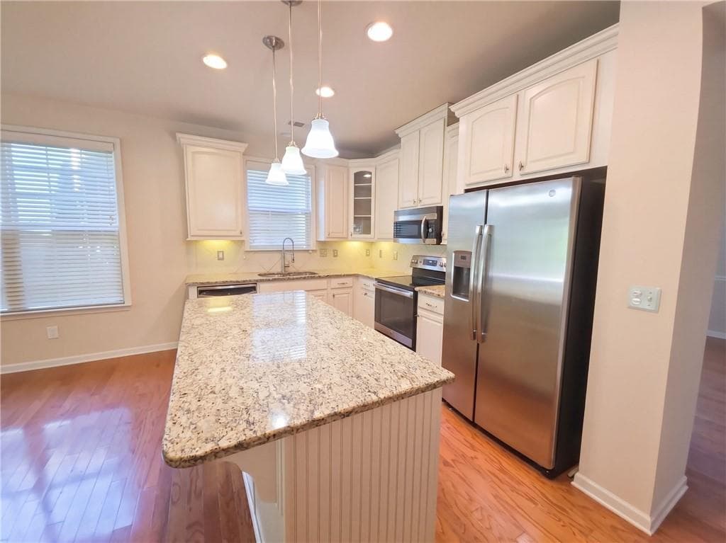 3 bedroom, 3 bathroom, 2,368 sq ft single family residence for sale at 3955 Village Estates Court, Cumming, GA 30040 — photo 7