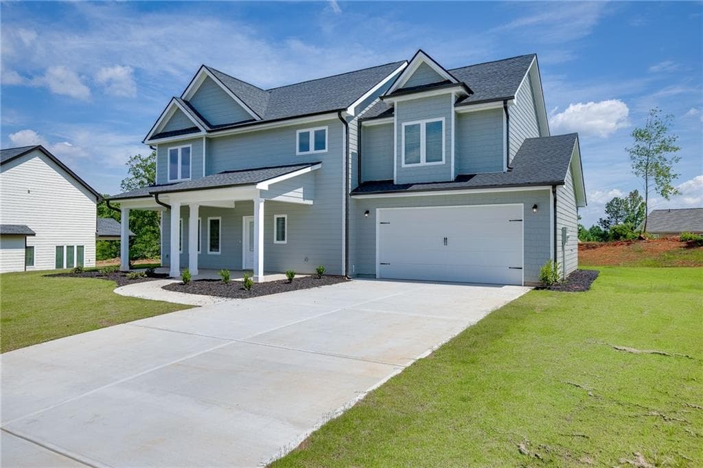 4 bedroom, 3 bathroom, 2,201 sq ft single family residence for sale at 134 Boulder Drive, Toccoa, GA 30577 — photo 2