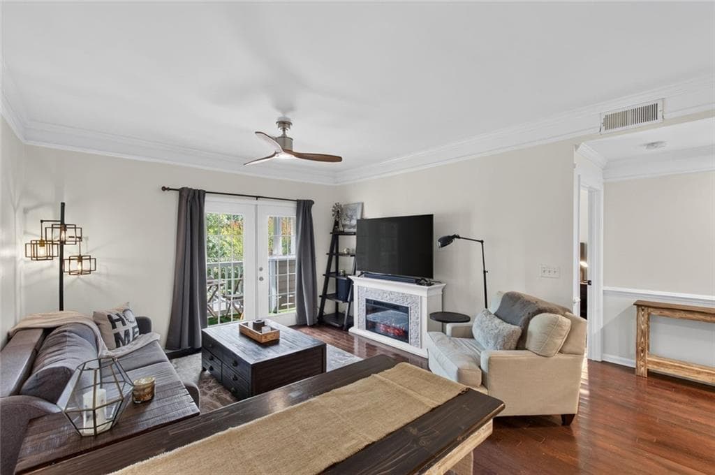 1 bedroom, 1 bathroom, 784 sq ft condominium for sale at 2700 Pine Tree Road 1306, Atlanta, GA 30324 — photo 4