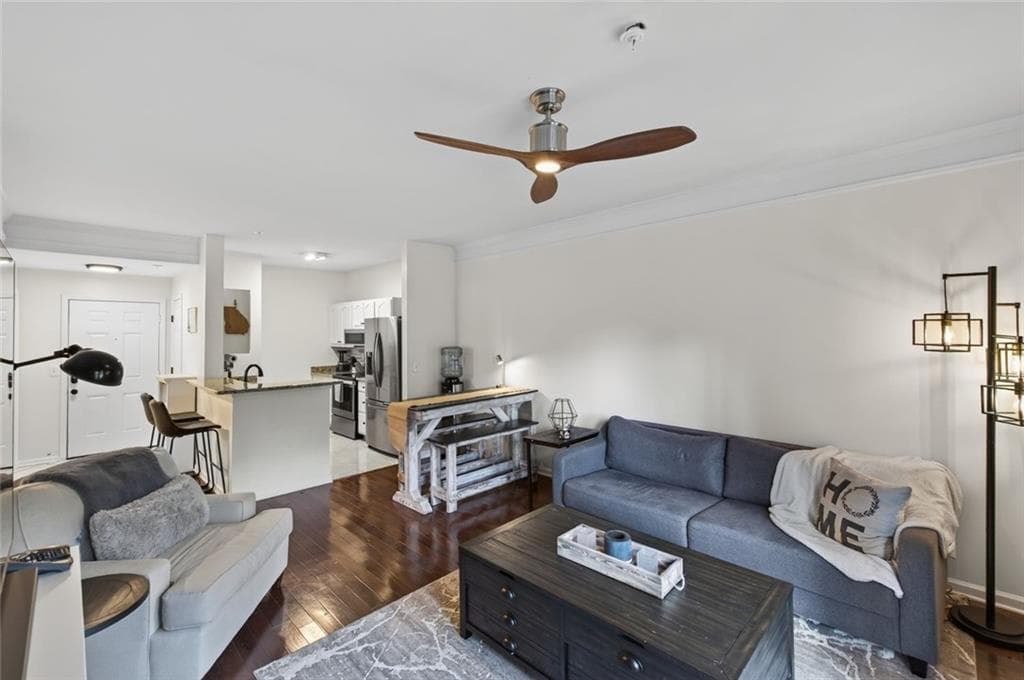 1 bedroom, 1 bathroom, 784 sq ft condominium for sale at 2700 Pine Tree Road 1306, Atlanta, GA 30324 — photo 8