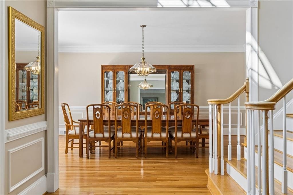 6 bedroom, 5 bathroom, 5,915 sq ft single family residence for sale at 3805 Newport Bay Drive, Alpharetta, GA 30005 — photo 7
