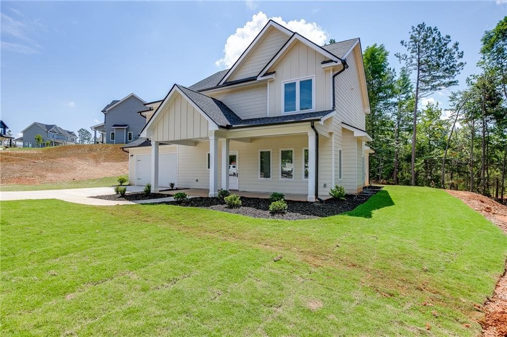 4 bedroom, 3 bathroom, 2,201 sq ft single family residence for sale at 155 Boulder Drive, Toccoa, GA 30577 — photo 3