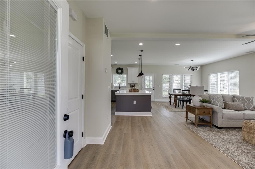 4 bedroom, 3 bathroom, 2,201 sq ft single family residence for sale at 155 Boulder Drive, Toccoa, GA 30577 — photo 4