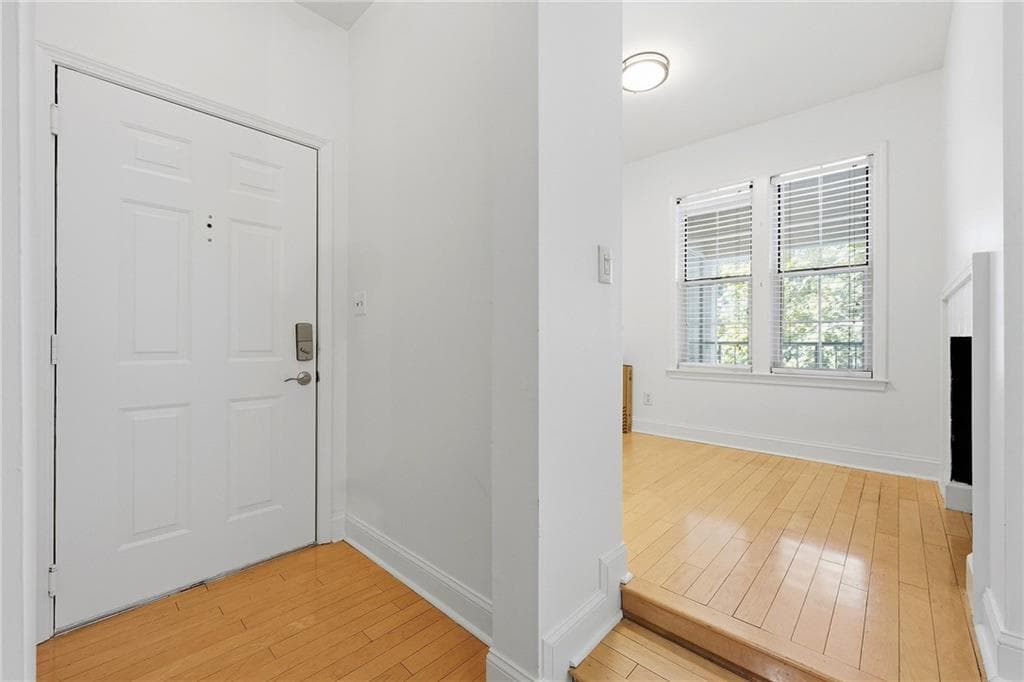 1 bedroom, 1 bathroom, 873 sq ft condominium for sale at 240 Renaissance Parkway 108, Atlanta, GA 30308 — photo 2