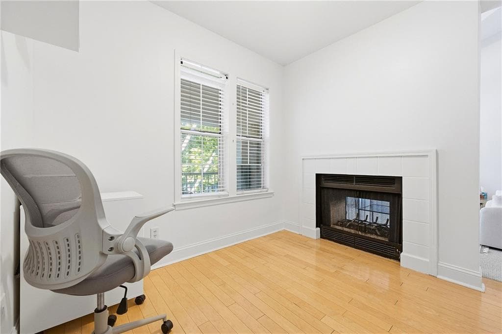 1 bedroom, 1 bathroom, 873 sq ft condominium for sale at 240 Renaissance Parkway 108, Atlanta, GA 30308 — photo 3