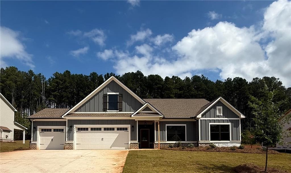 4 bedroom, 3 bathroom, 2,411 sq ft single family residence for sale at 330 Weslyn Drive, Social Circle, GA 30025