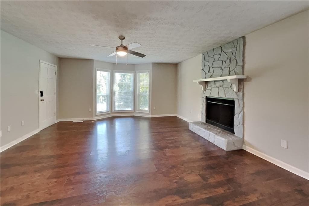 3 bedroom, 2 bathroom, 1,516 sq ft single family residence for rent at 2968 Rolling Green Ridge, Douglasville, GA 30135 for $1,890 a month — photo 2