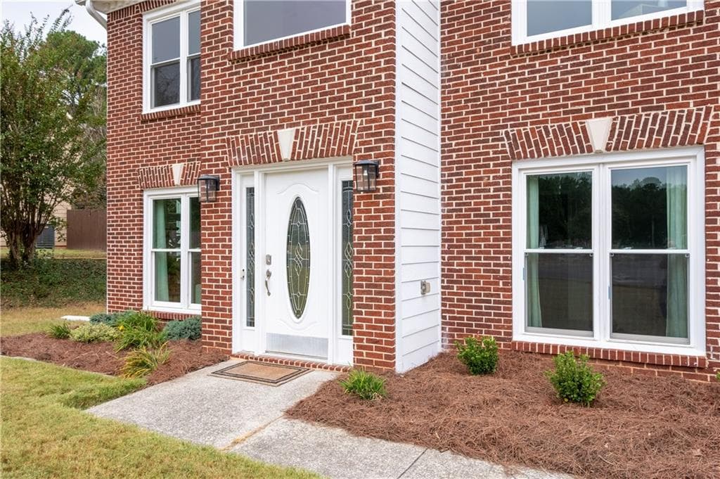4 bedroom, 3 bathroom, 2,340 sq ft single family residence for sale at 3400 Duncan Bridge Drive, Buford, GA 30519 — photo 6