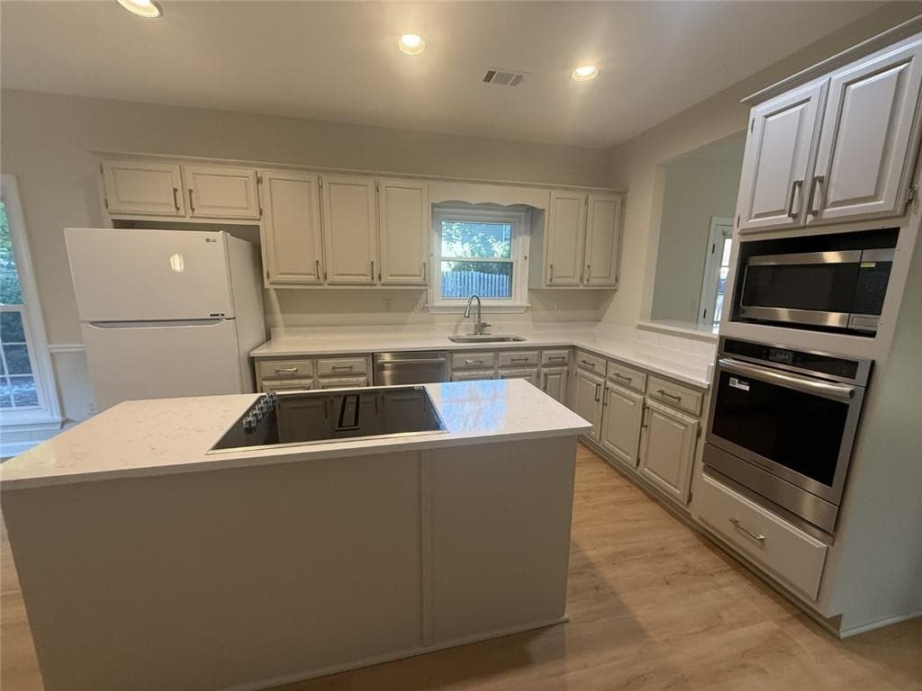 4 bedroom, 3 bathroom, 2,674 sq ft single family residence for rent at 525 Birch Forest Lane, Johns Creek, GA 30005 for $3,000 a month — photo 4