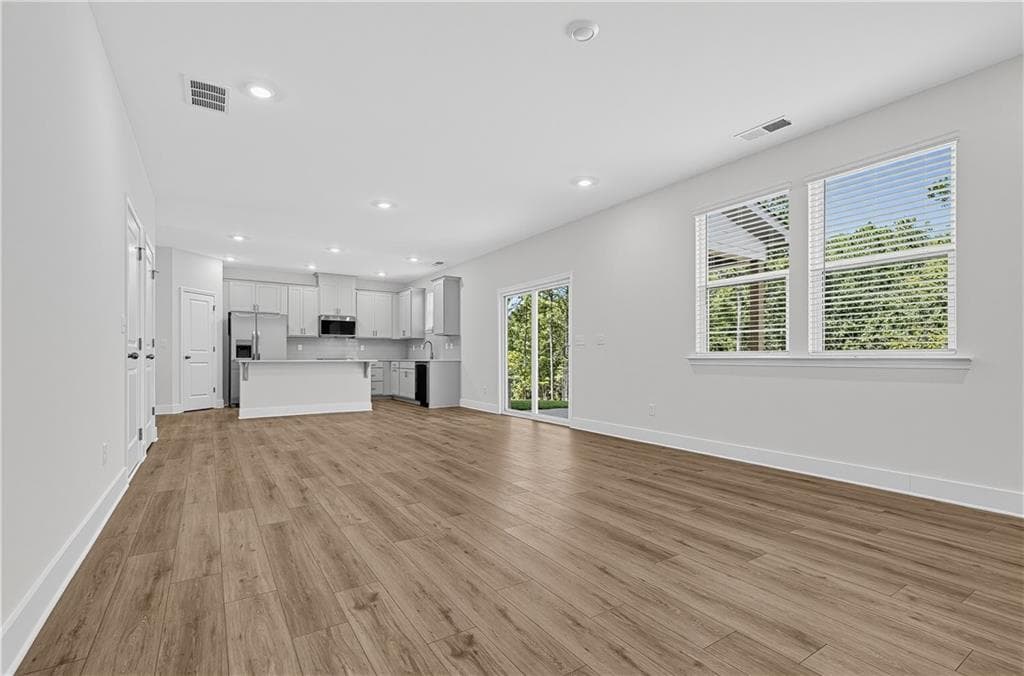 5 bedroom, 4 bathroom, 2,220 sq ft single family residence for sale at 446 Panther Creek Lane, Jackson, GA 30233 — photo 6