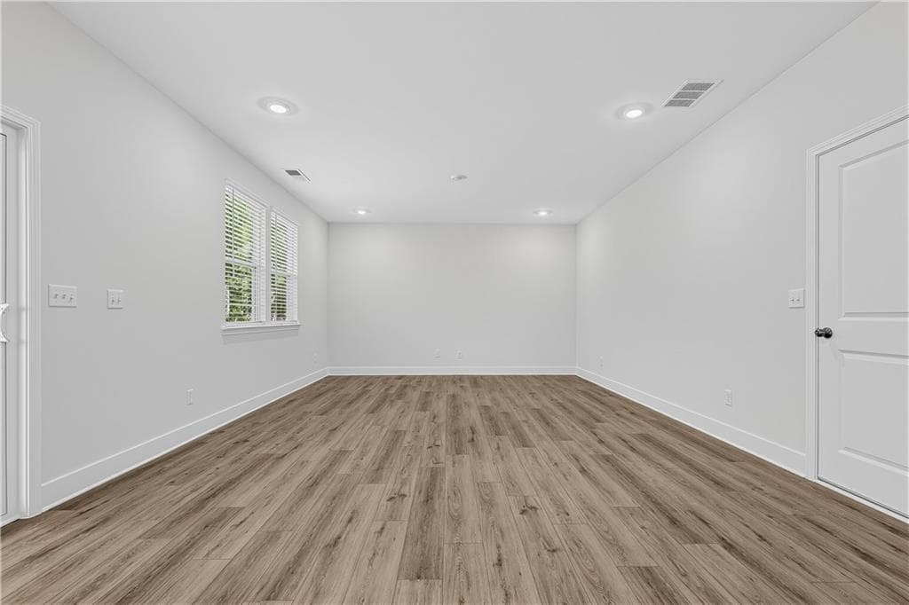 5 bedroom, 4 bathroom, 2,220 sq ft single family residence for sale at 446 Panther Creek Lane, Jackson, GA 30233 — photo 7